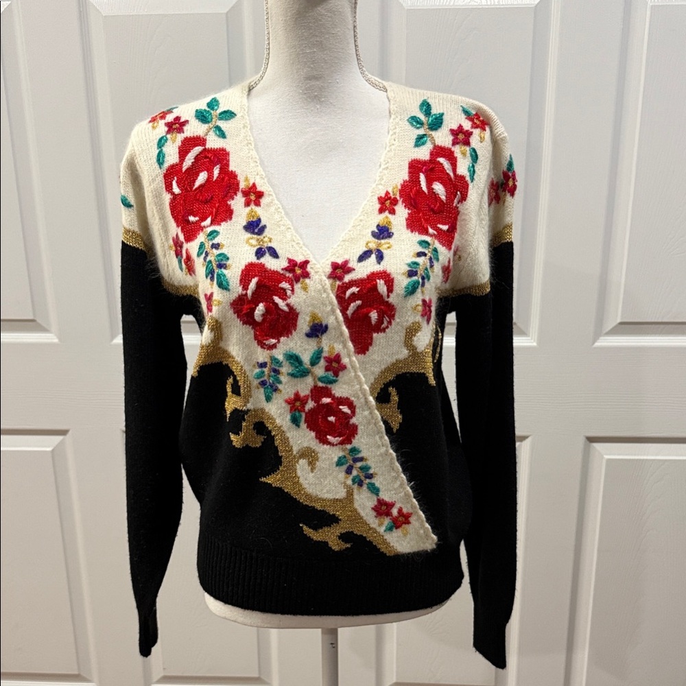 Jaclyn Smith Black and Cream V-Neck Sweater with Red Floral Design